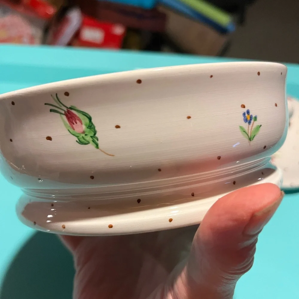 Laura Ashley covered powder or candy dish - Picture 6 of 7
